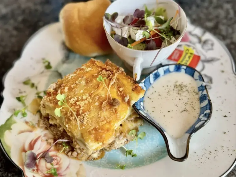 Breakfast, lunches and light meals at Anelli's coffee shop
